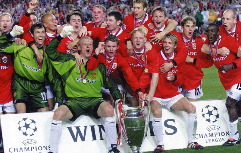 doi-bong-manh-nhat-the-gioi-moi-thoi-dai-manchester-united-1999