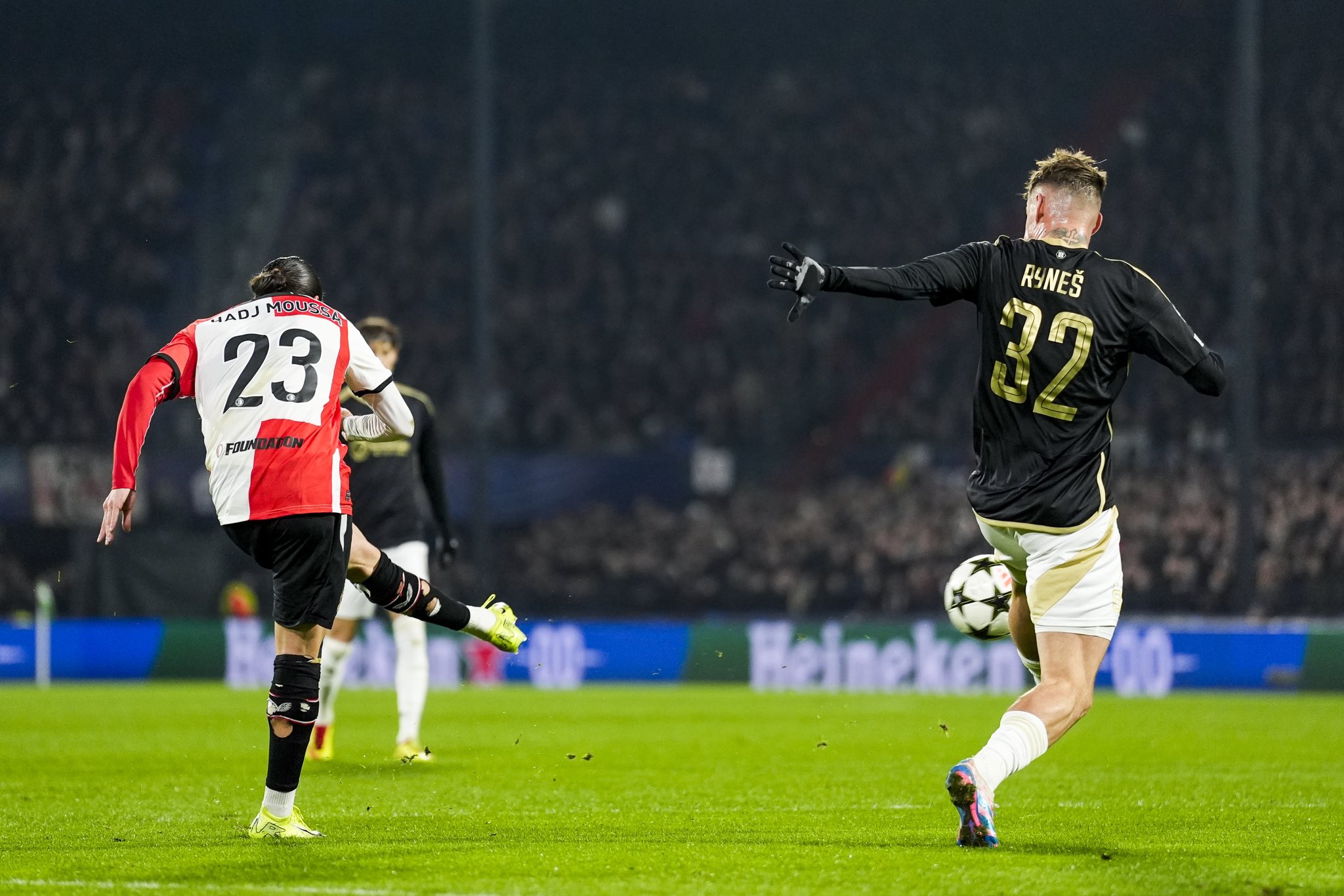 Feyenoord vs Sparta Praha (03:00 &#8211; 12/12) | Xem lại trận đấu